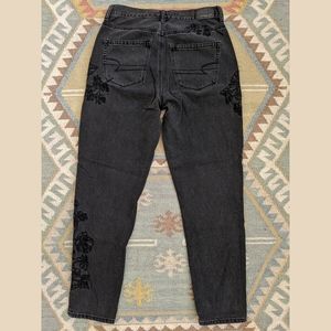 *NEW* AE rigid embroidered mom jeans